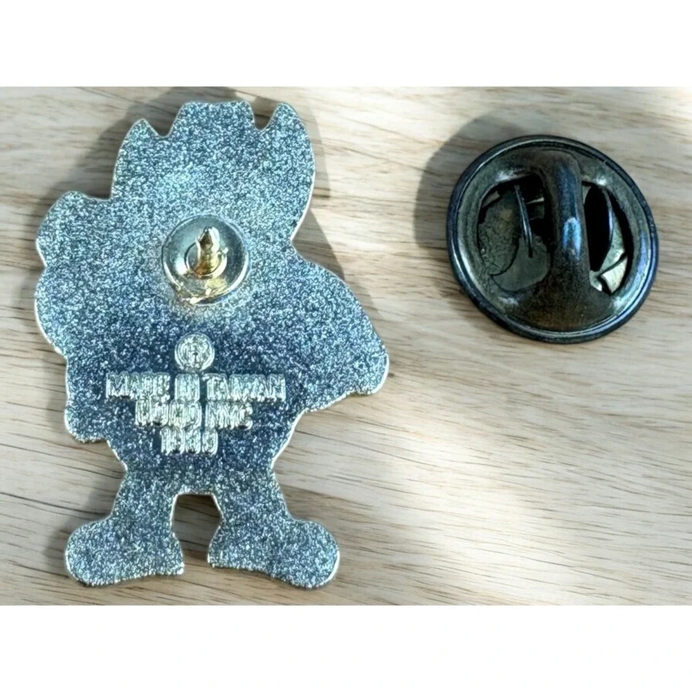 Nebraska Cornhuskers‎ Lions Club Lapel Pin Vintage Football Herbie Husker 1989